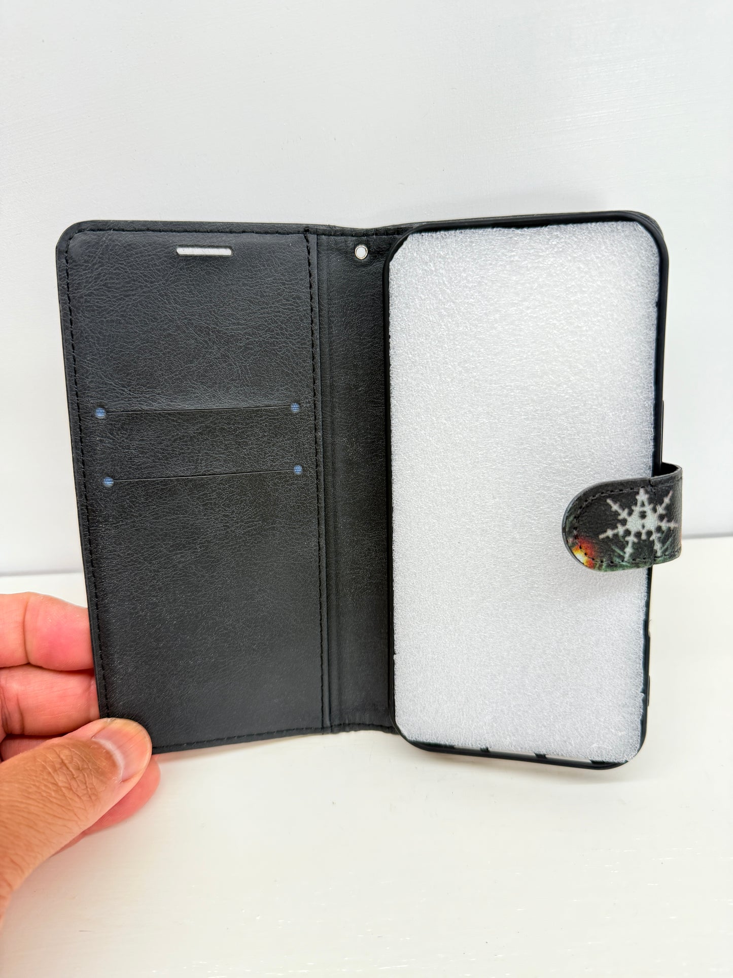 iPhone 16 Pro Cover - Christmas Theme 1