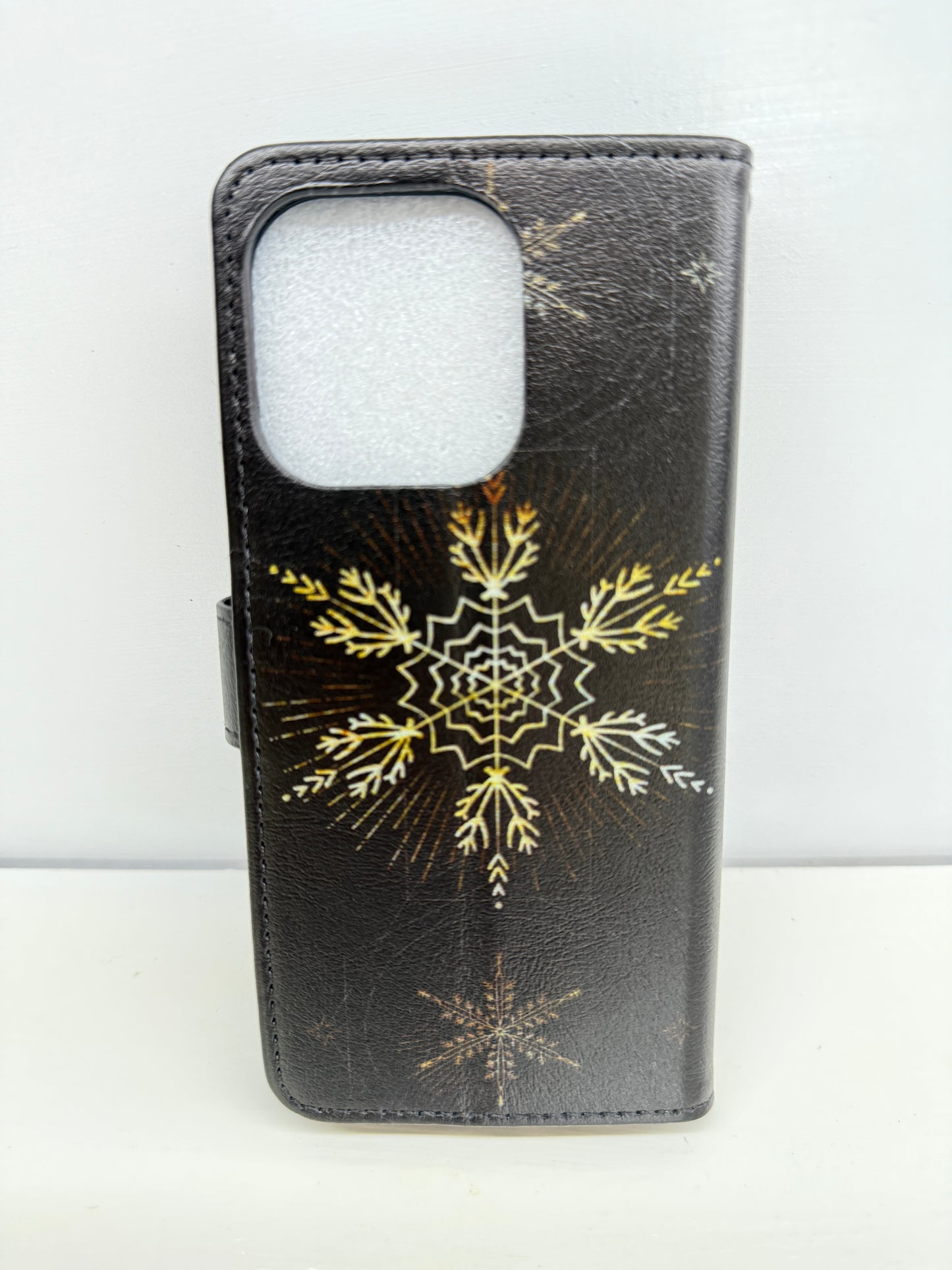 iPhone 16 Pro Cover - Christmas Theme 2