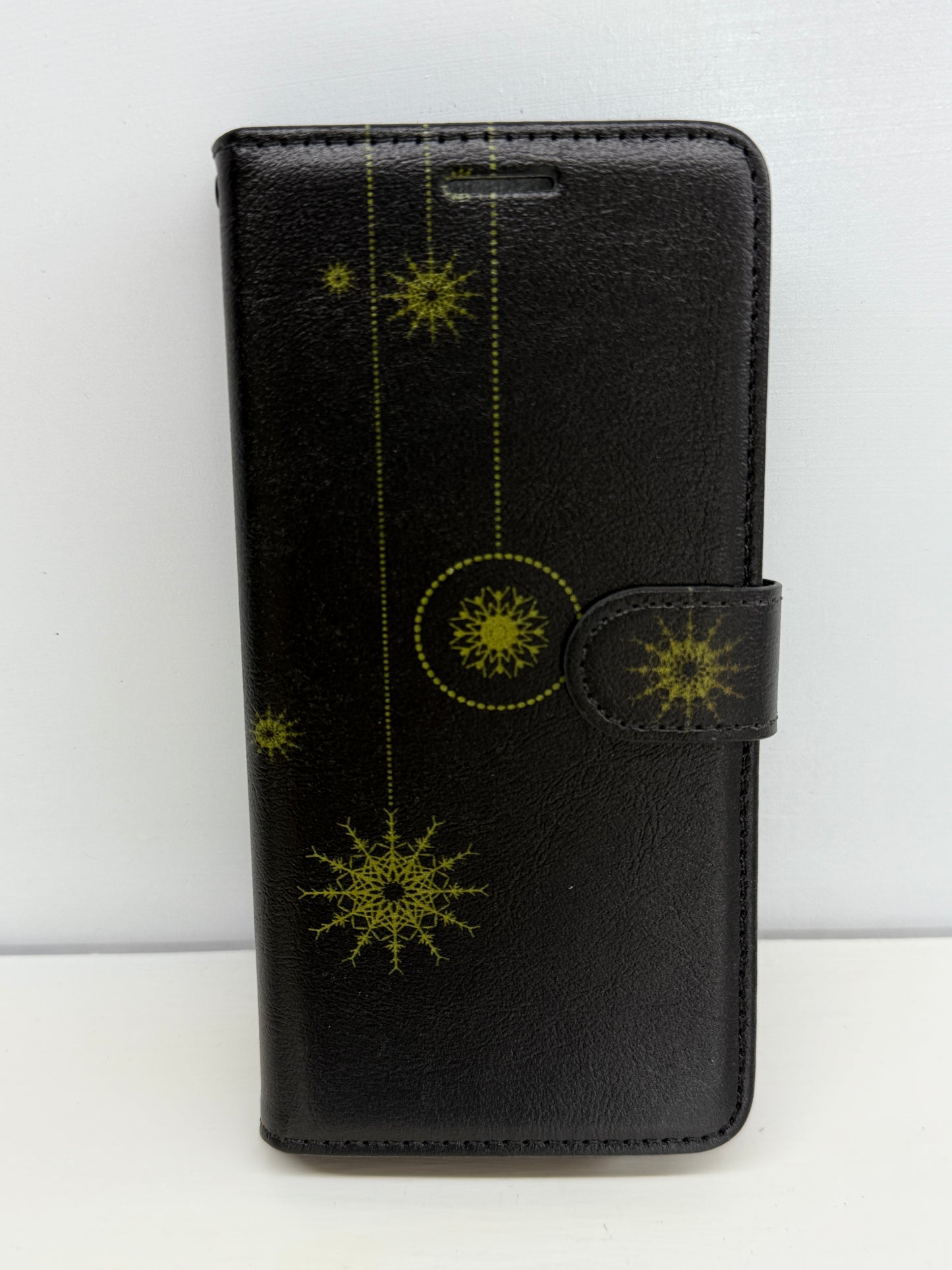 iPhone 16 Pro Cover - Christmas Theme 3